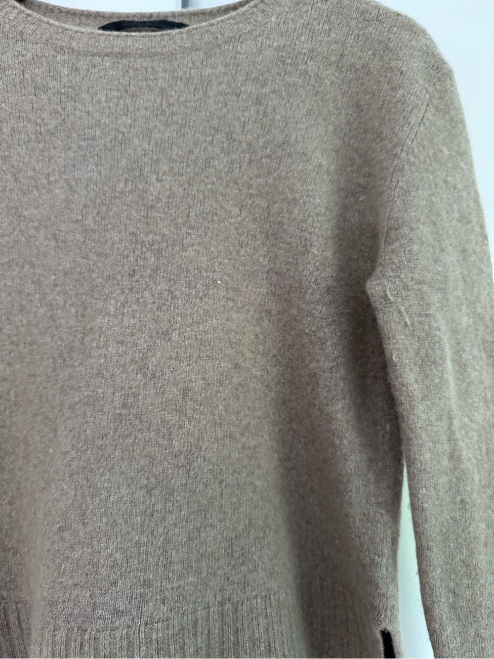Jenni Kayne Everyday Sweater in taupe size Medium - Picture 2 of 4